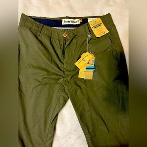 New Taylor Vintage Greenwich Slim Straight Fit performance pants. 34x32.